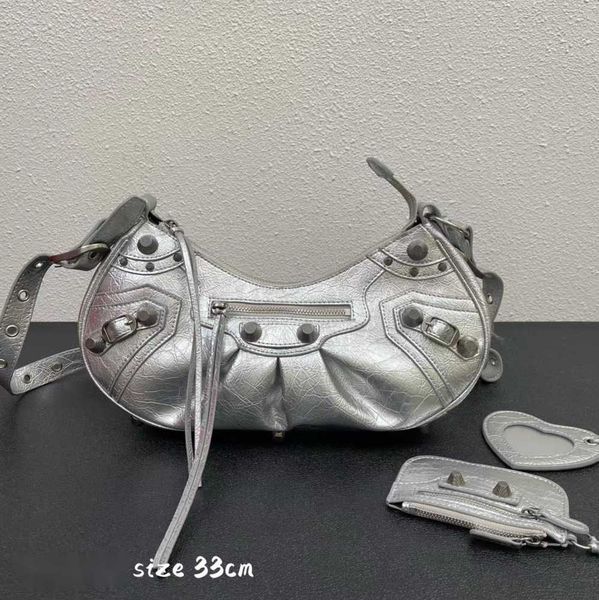 luxury motorcycle le cagole tote bag half moon designer mens women coin purse mirror pochette embossed handbags punk crossbody handbag clutc
luxury motorcycle le cagole tote bag half moon designer mens women coin purse mirror pochette embossed handbags punk crossbody handbag clutc