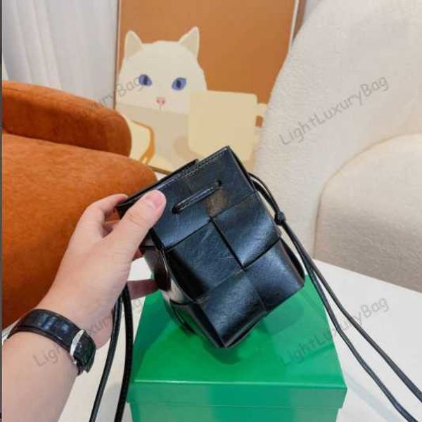 5a mini bucket bag designer leather wallet light luxury drawstring crossbody fashion wild for women classic famous brand shopping purses 220
5a mini bucket bag designer leather wallet light luxury drawstring crossbody fashion wild for women classic famous brand shopping purses 220