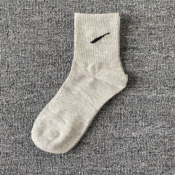 short socks men socks fashionable latest women cotton breathable 100% pure cotton black and white football classic letter basketball outdoor
short socks men socks fashionable latest women cotton breathable 100% pure cotton black and white football classic letter basketball outdoor