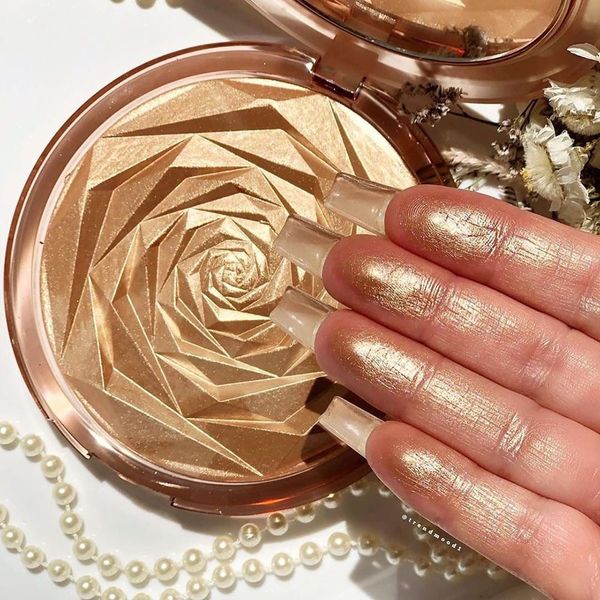 body glitter style 3d highlighter repair powder rose petals high brighten luster the skin without flying natural soft contour 230809
body glitter style 3d highlighter repair powder rose petals high brighten luster the skin without flying natural soft contour 230809