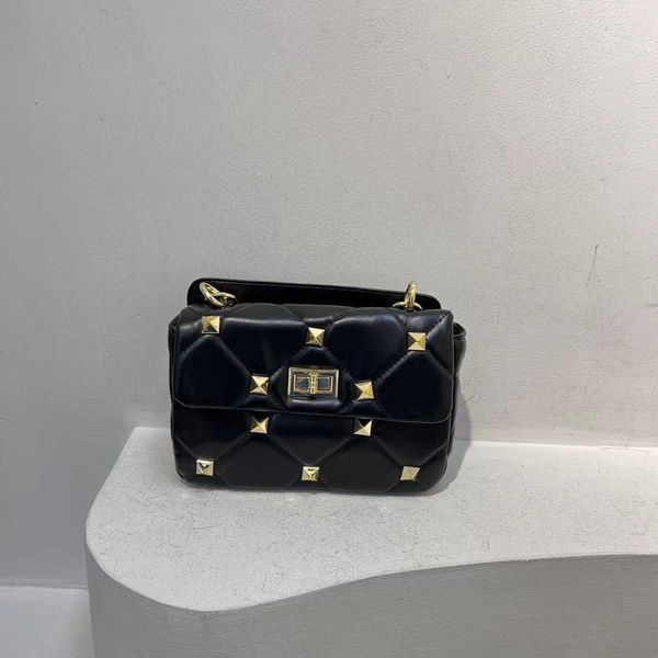 ladies woman for valenti for ladieswomen velatninio designer bags bags designer shoulder bag leather fashion rivet bags
ladies woman for valenti for ladieswomen velatninio designer bags bags designer shoulder bag leather fashion rivet bags