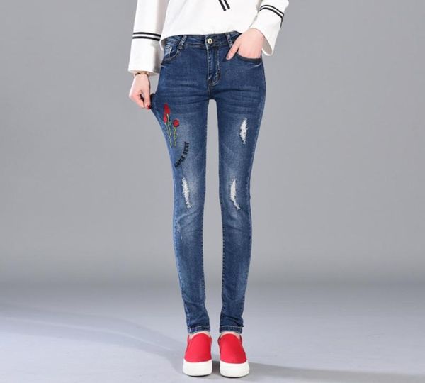 korean version jeans of the new spring rose embroidery girls feet jeans waist elastic long pants are allmatch hole pants 8515821, Blue
korean version jeans of the new spring rose embroidery girls feet jeans waist elastic long pants are allmatch hole pants 8515821, Blue