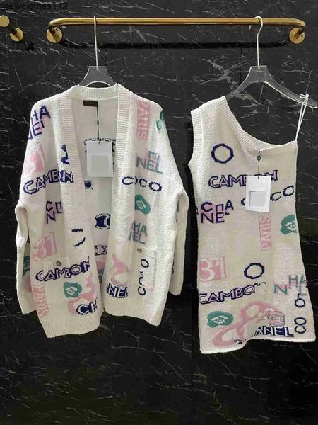 fashion women's sweaters luxury brand winter contrast embroid patchwork long sleeve cardigans women design buttons pockets vintage swea, White;black
fashion women's sweaters luxury brand winter contrast embroid patchwork long sleeve cardigans women design buttons pockets vintage swea, White;black