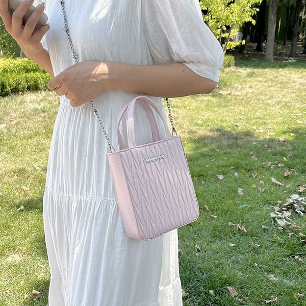 for summer designer ladies 2023 muimui new bags alice pearl chain handheld bag women's design sense small fold one shoulder crossbody b
for summer designer ladies 2023 muimui new bags alice pearl chain handheld bag women's design sense small fold one shoulder crossbody b