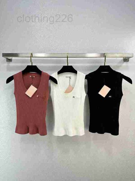 women's knits & tees designer 2023 early autumn new chest contrast letter decoration casual versatile vertical stripe needle tank 55i1, White
women's knits & tees designer 2023 early autumn new chest contrast letter decoration casual versatile vertical stripe needle tank 55i1, White