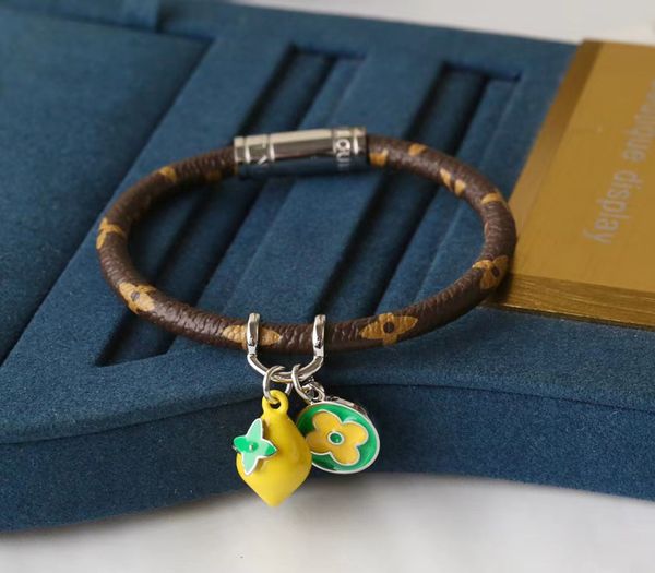 luxury clover designer brand charm bracelet genuine leather letters lemon fruit sweet flower love bangle bracelets a jewelry with dust pouch, Golden;silver
luxury clover designer brand charm bracelet genuine leather letters lemon fruit sweet flower love bangle bracelets a jewelry with dust pouch, Golden;silver