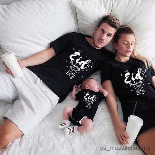 family matching outfits family matching outfits cotton famliy look father daughter mother and son kids shirts baby rompers clothes r230810, Blue
family matching outfits family matching outfits cotton famliy look father daughter mother and son kids shirts baby rompers clothes r230810, Blue
