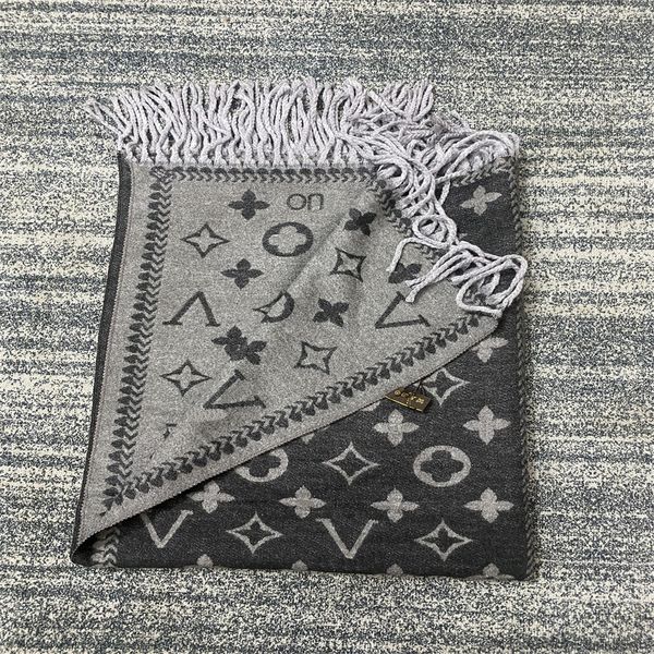 2023 designer cashmere scarf women new fashion autumn/winter warm shawl scarf clothing collocation 8lfv18, Blue;gray
2023 designer cashmere scarf women new fashion autumn/winter warm shawl scarf clothing collocation 8lfv18, Blue;gray