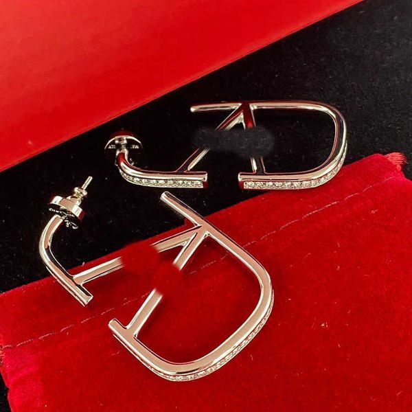 fashion designer valentino warren v-letter rhinestones fashion versatile earrings 925 silver needle premium earrings and earrings for women, Golden
fashion designer valentino warren v-letter rhinestones fashion versatile earrings 925 silver needle premium earrings and earrings for women, Golden