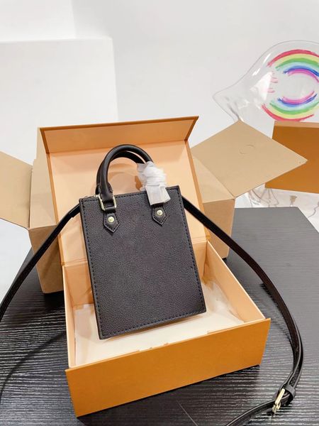 designer mini fashion handbag women's bamboo qin music score bag co branded handbag casual versatile style crossbody wanderer bag
designer mini fashion handbag women's bamboo qin music score bag co branded handbag casual versatile style crossbody wanderer bag