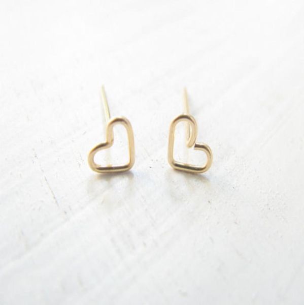 10pairs s026 gold silver tiny line hollow out heart studs earrings simple wire wrapped open love heart stud earrings jewelry8895876, Golden;silver
10pairs s026 gold silver tiny line hollow out heart studs earrings simple wire wrapped open love heart stud earrings jewelry8895876, Golden;silver