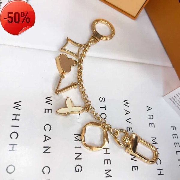 keychains lanyards luxury designer keychain fashion classic brand key buckle flower letter chain handmade gold mens womens bag pendant-1, Silver
keychains lanyards luxury designer keychain fashion classic brand key buckle flower letter chain handmade gold mens womens bag pendant-1, Silver