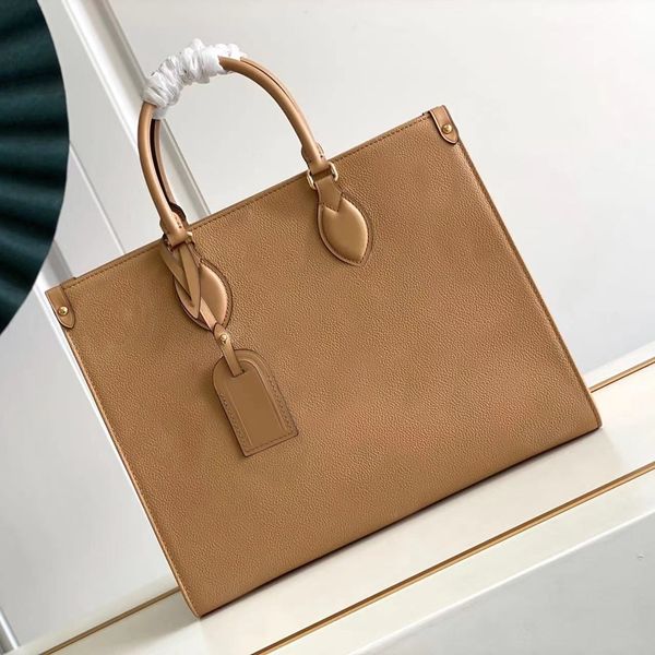 classic fashion medium-sized tote bag with two sets of handles long and short for hand and shoulder carry grained cowhide leather versatile
classic fashion medium-sized tote bag with two sets of handles long and short for hand and shoulder carry grained cowhide leather versatile