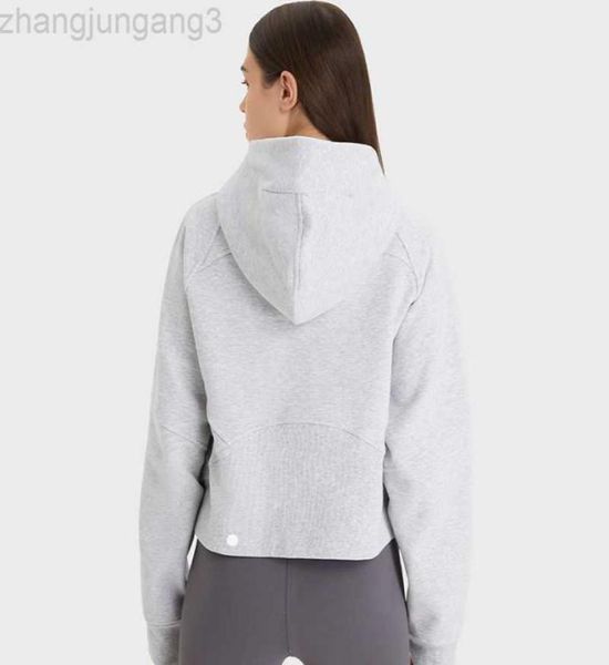 designer short jacket wearing plush sports coat in autumn and winter cold proof and warm dew sweater hooded and loose loga cardigan alu wome, Black;brown
designer short jacket wearing plush sports coat in autumn and winter cold proof and warm dew sweater hooded and loose loga cardigan alu wome, Black;brown