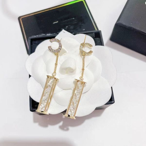 woman stud c logo earrings designer letter c long chain earring women jewelry ccity double pearl crystal orecchini 5622313, Golden;silver
woman stud c logo earrings designer letter c long chain earring women jewelry ccity double pearl crystal orecchini 5622313, Golden;silver