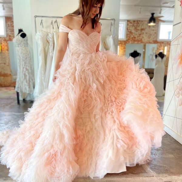 pink sweetheart a-line wedding dresses ruffle train tiered tulle 2023 new fashion bridal gown custom made, White
pink sweetheart a-line wedding dresses ruffle train tiered tulle 2023 new fashion bridal gown custom made, White