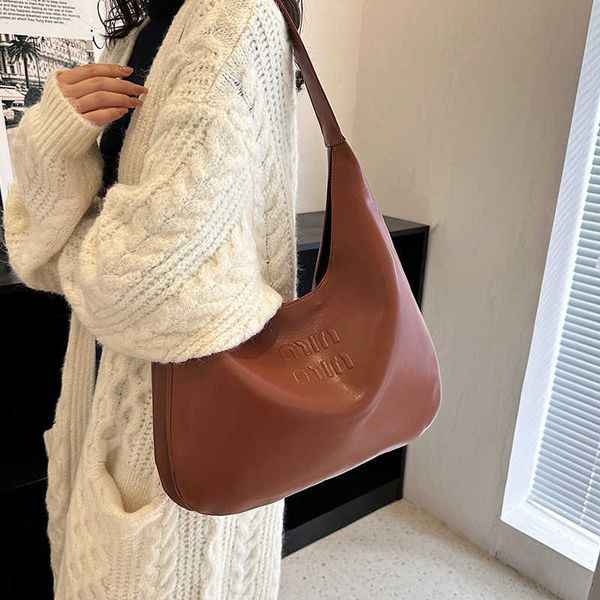 women's designer muimui bags for ladies tote bag new 2023 spring one shoulder crossbody bag commuter underarm bag solid color large cap
women's designer muimui bags for ladies tote bag new 2023 spring one shoulder crossbody bag commuter underarm bag solid color large cap