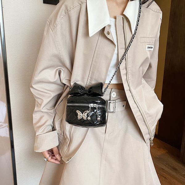 evening bags bow mini women s bag chains handbag diamond lattice shoulder korea box messenger y2k satchel butterfly clutch bags kpop 230809
evening bags bow mini women s bag chains handbag diamond lattice shoulder korea box messenger y2k satchel butterfly clutch bags kpop 230809