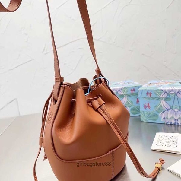 lowe bag small bucket designer classic totes bag bags lowe strap lady purse balloon shoulder tote leather cross body leisure crossbody 25*18
lowe bag small bucket designer classic totes bag bags lowe strap lady purse balloon shoulder tote leather cross body leisure crossbody 25*18