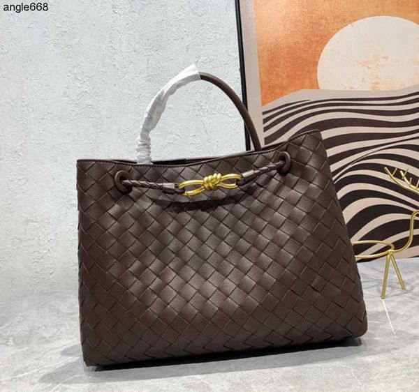 7a handbag designer shopping bags andiamo medium tote bag women shoulder bag woven calf leather fashion crossbody bag luxury handbag new1
7a handbag designer shopping bags andiamo medium tote bag women shoulder bag woven calf leather fashion crossbody bag luxury handbag new1