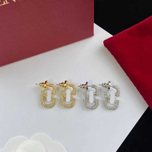 woman fashion valentino designer warren v letter rhinestones 925 silver needle earrings brass material versatile for women, Golden;silver
woman fashion valentino designer warren v letter rhinestones 925 silver needle earrings brass material versatile for women, Golden;silver