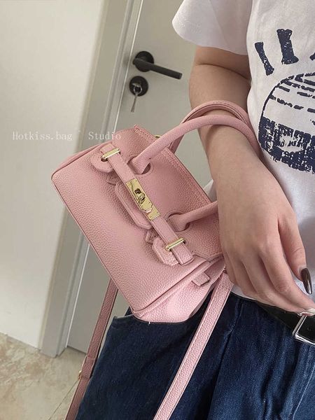 designer h ermes brikiss tote bags for sale french small bag womens spring summer 2023 new fashionable advanced one shoulder crossbody handb
designer h ermes brikiss tote bags for sale french small bag womens spring summer 2023 new fashionable advanced one shoulder crossbody handb