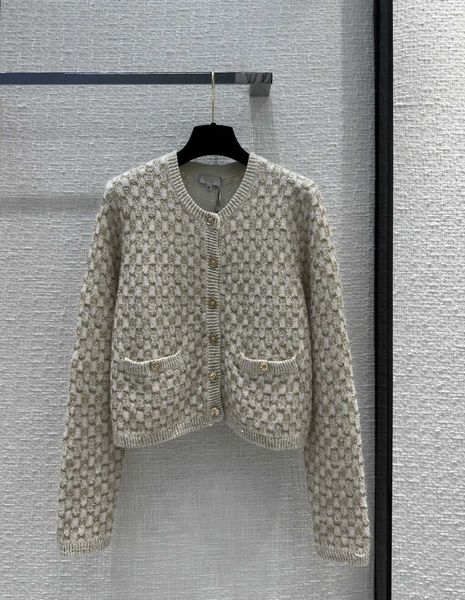 2023 new autumn milan runway sweaters o neck long sleeve women's sweater high end jacquard cardigan designer clothing 0810-7, White;black
2023 new autumn milan runway sweaters o neck long sleeve women's sweater high end jacquard cardigan designer clothing 0810-7, White;black