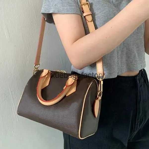 nano speedy handbag designer bags shoulder bag genuine flower brown 4 sizes 16-30cm leather with lock and key luxurys handbags women purse c
nano speedy handbag designer bags shoulder bag genuine flower brown 4 sizes 16-30cm leather with lock and key luxurys handbags women purse c