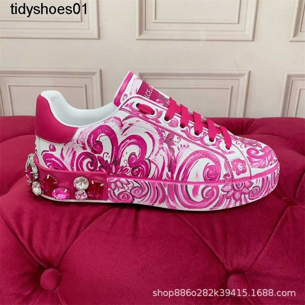 dg2023 new high end luxury shoes women's graffiti print hand-painted sign willow nail water diamond sports shoe trend, Black
dg2023 new high end luxury shoes women's graffiti print hand-painted sign willow nail water diamond sports shoe trend, Black