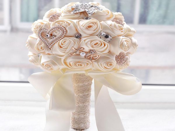 new style in stock stunning wedding flowers pearls brooch bridesmaid bridal bouquets artificial rose wedding bouquet4354544
new style in stock stunning wedding flowers pearls brooch bridesmaid bridal bouquets artificial rose wedding bouquet4354544