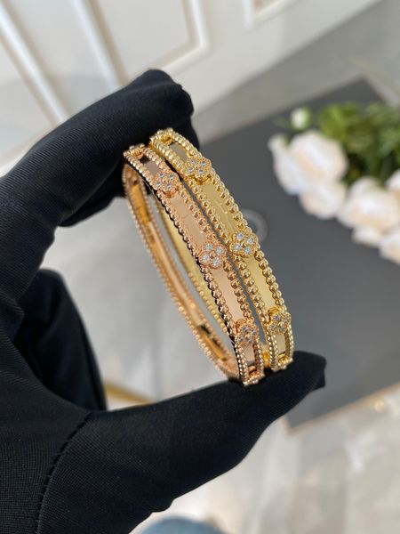 vintage van clee brand designer copper with 18k gold plated crystal four leaf clover thin cuff bangle with box party gift women jewelry, Black
vintage van clee brand designer copper with 18k gold plated crystal four leaf clover thin cuff bangle with box party gift women jewelry, Black