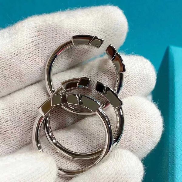 trendy sterling silver plated 18k rose gold double t full diamond ring for women with colorless opening and personalized light luxury t-shap
trendy sterling silver plated 18k rose gold double t full diamond ring for women with colorless opening and personalized light luxury t-shap
