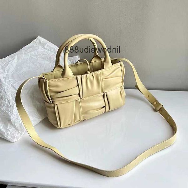 aa small arco tote designer bag luxury pleated leather women handbag woven square shoulder bags small intreccio leather handle handbags 424y
aa small arco tote designer bag luxury pleated leather women handbag woven square shoulder bags small intreccio leather handle handbags 424y