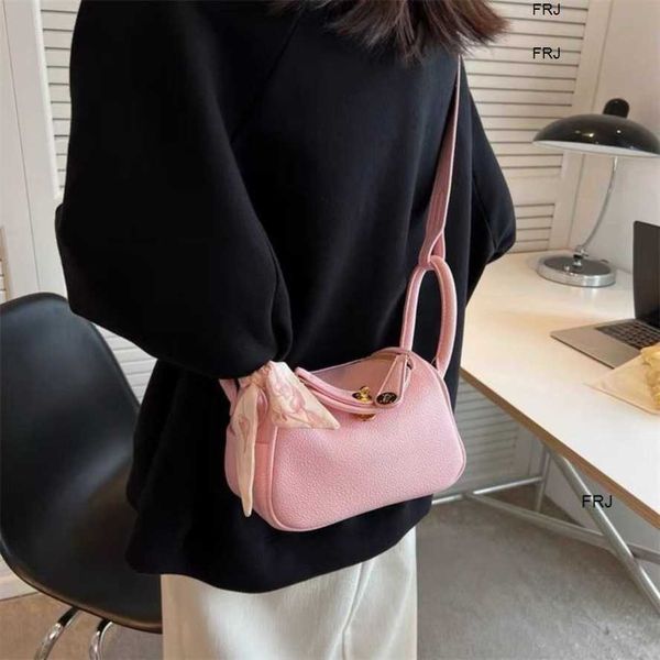 designer lindys bags shoulder 2023 new large capacity underarm mini doctor leather pillow one portable m yf2n have logo frj
designer lindys bags shoulder 2023 new large capacity underarm mini doctor leather pillow one portable m yf2n have logo frj