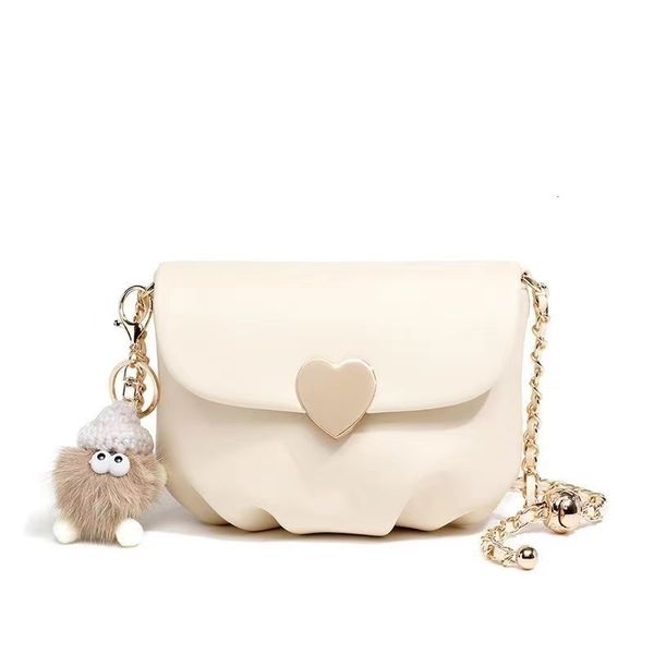 waist bags 2023 summer niche design white pleated cloud bag with premium feel crossbody chain 230809
waist bags 2023 summer niche design white pleated cloud bag with premium feel crossbody chain 230809