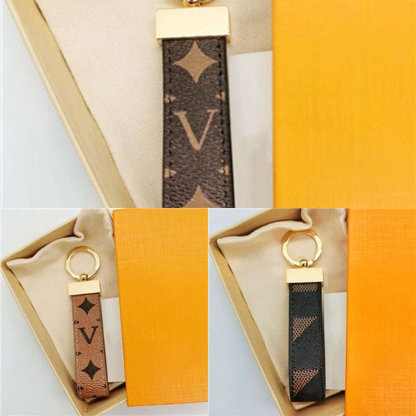 designer keychain key chains & ring holder brand designers keychains for porte clef gift men women car bag pendant accessories with box124, Silver
designer keychain key chains & ring holder brand designers keychains for porte clef gift men women car bag pendant accessories with box124, Silver