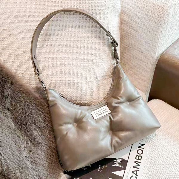 mirror quality margiela luxurys designer bags clutch womens genuine leather cross body bag mens pochette fashion handbags underarm shoulder
mirror quality margiela luxurys designer bags clutch womens genuine leather cross body bag mens pochette fashion handbags underarm shoulder