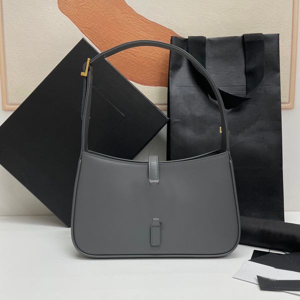 9a designer brand underarm bag luxury quality leather lady totes 23cm high imitation handbags with box
9a designer brand underarm bag luxury quality leather lady totes 23cm high imitation handbags with box