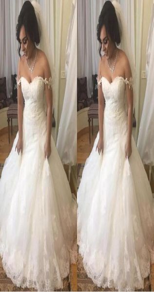 2020 full lace a line wedding dresses bateau capped sleeves illusion back with chiffon train court train elegant beach brida1896882, White
2020 full lace a line wedding dresses bateau capped sleeves illusion back with chiffon train court train elegant beach brida1896882, White