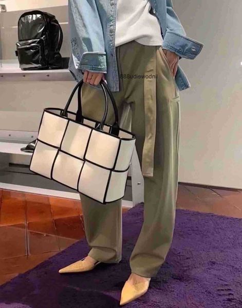 aa arco tote bag quality a travel shoulder bags canvas leather pc lady woman shopping holiday handbag large capacity luxury fashion brownish
aa arco tote bag quality a travel shoulder bags canvas leather pc lady woman shopping holiday handbag large capacity luxury fashion brownish