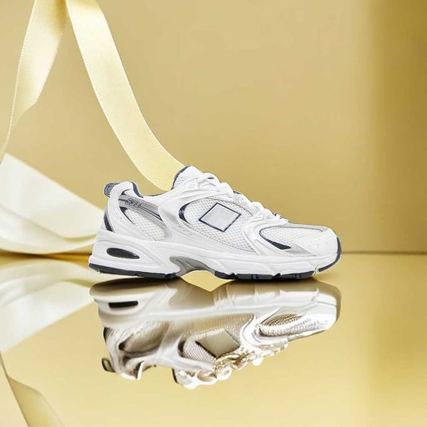 designer shoes sports casual running shoe new balence 530 sneakers for men women white silver navy black new ballence 530s dhgates outdoor t
designer shoes sports casual running shoe new balence 530 sneakers for men women white silver navy black new ballence 530s dhgates outdoor t