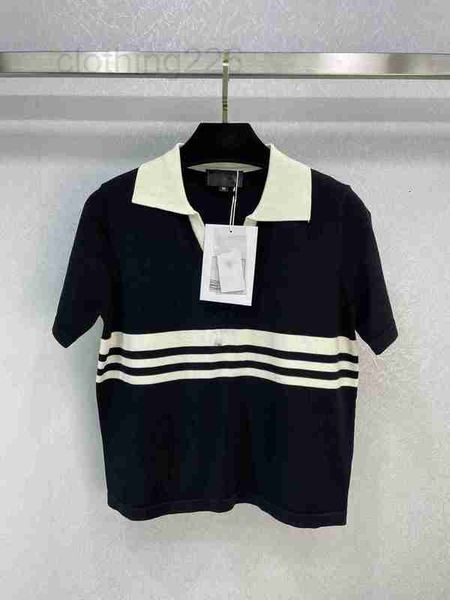 women's polos designer 2023 early autumn new polo shirt with contrast stripe v-neck versatile knitted short sleeves 2ds7, White
women's polos designer 2023 early autumn new polo shirt with contrast stripe v-neck versatile knitted short sleeves 2ds7, White