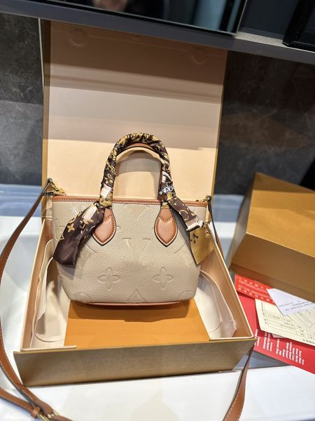 designer the tote embossed travel bag purses designer woman handbag women tote shoulder bag dhgate luxurys designers bags messenger bags
designer the tote embossed travel bag purses designer woman handbag women tote shoulder bag dhgate luxurys designers bags messenger bags