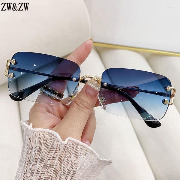 sunglasses rimless women 2023 oculos square fashion glasses vintage for men lentes de sol mujer lunette soleil femme725, White;black
sunglasses rimless women 2023 oculos square fashion glasses vintage for men lentes de sol mujer lunette soleil femme725, White;black