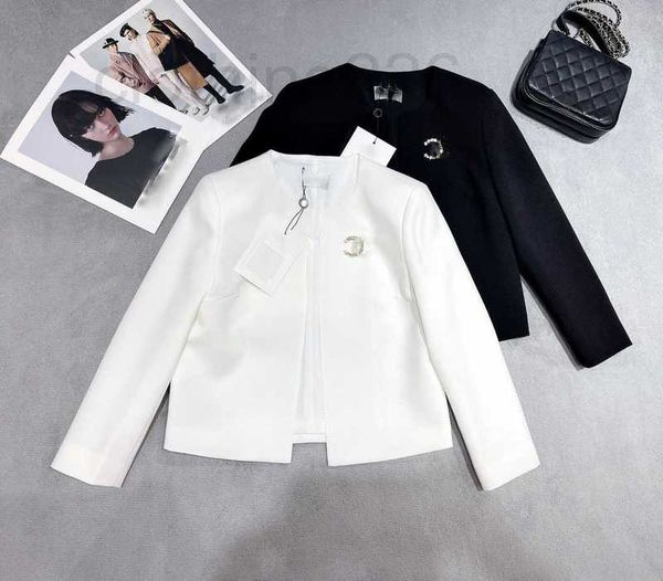 women's suits & blazers designer 2023 early autumn new small fragrant round neck loose and slim, versatile buckle suit for women 9mvl, White;black
women's suits & blazers designer 2023 early autumn new small fragrant round neck loose and slim, versatile buckle suit for women 9mvl, White;black