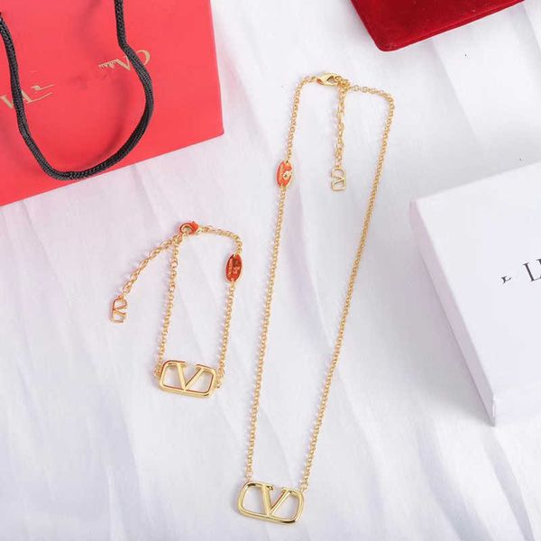 fashion designer valentino v huajia v letter necklace women's fashion versatile brass material bracelet set, Black
fashion designer valentino v huajia v letter necklace women's fashion versatile brass material bracelet set, Black