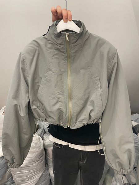 womens jackets stand collar drawstring zipper jacket korean fashion short sport coat long sleeve casual in outerwear chic 230810, Black;brown
womens jackets stand collar drawstring zipper jacket korean fashion short sport coat long sleeve casual in outerwear chic 230810, Black;brown