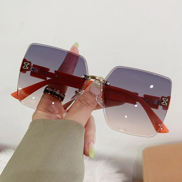 sunglasses 2023 rimless girl women design letter sun glasses vintage orange eyewear ladies uv400421, White;black
sunglasses 2023 rimless girl women design letter sun glasses vintage orange eyewear ladies uv400421, White;black