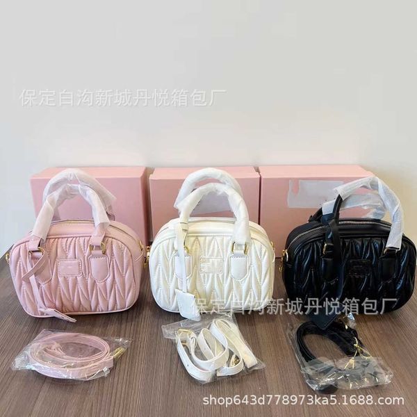 muimui bags for ladies 2023 summer pleated designer bowling bag lingge embroidery fashion handheld one shoulder crossbody bag boston bag
muimui bags for ladies 2023 summer pleated designer bowling bag lingge embroidery fashion handheld one shoulder crossbody bag boston bag