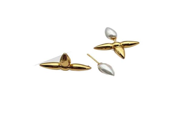 fashion charm pearl earrings for women party jewelry for couples lovers engagement gift with box nrj7660903, Golden;silver
fashion charm pearl earrings for women party jewelry for couples lovers engagement gift with box nrj7660903, Golden;silver
